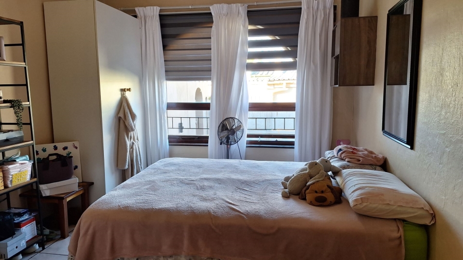 4 Bedroom Property for Sale in Denneoord Western Cape